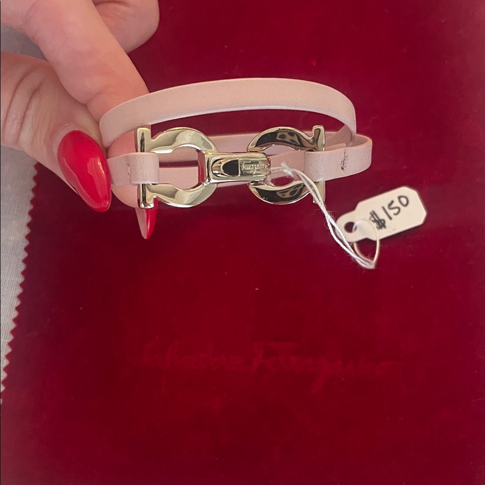 Elegant Pink Leather Bracelet